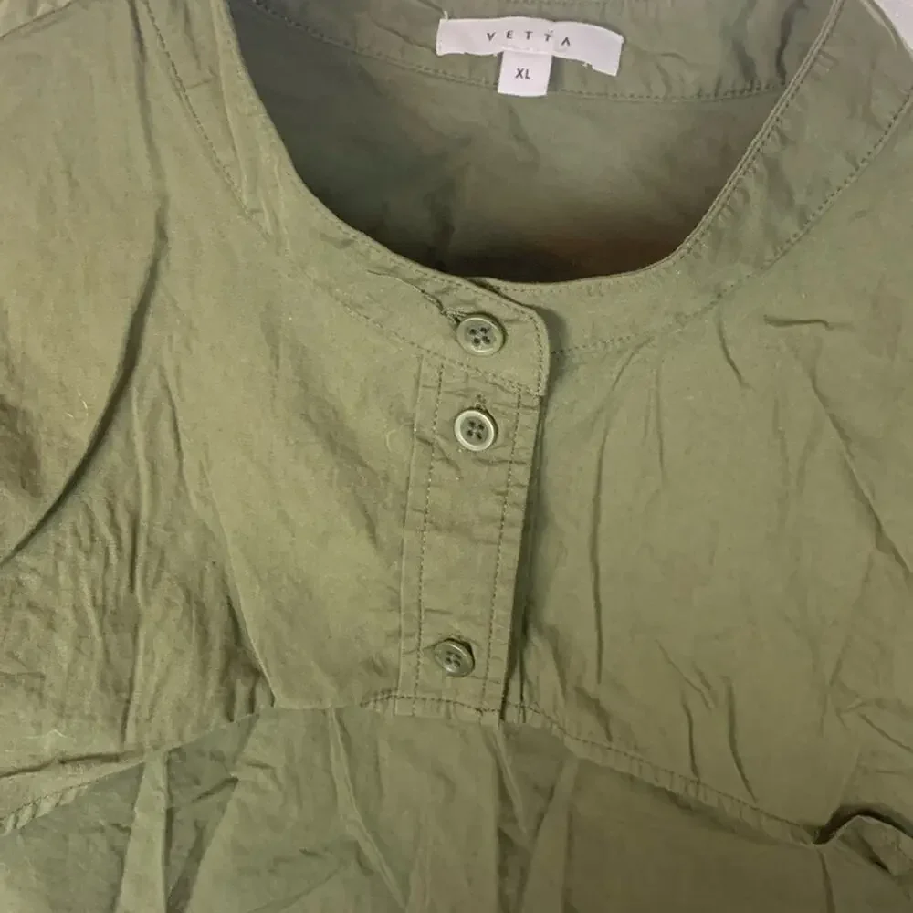 Vetta women's XL army green crop button up faux casual avant casual over lay